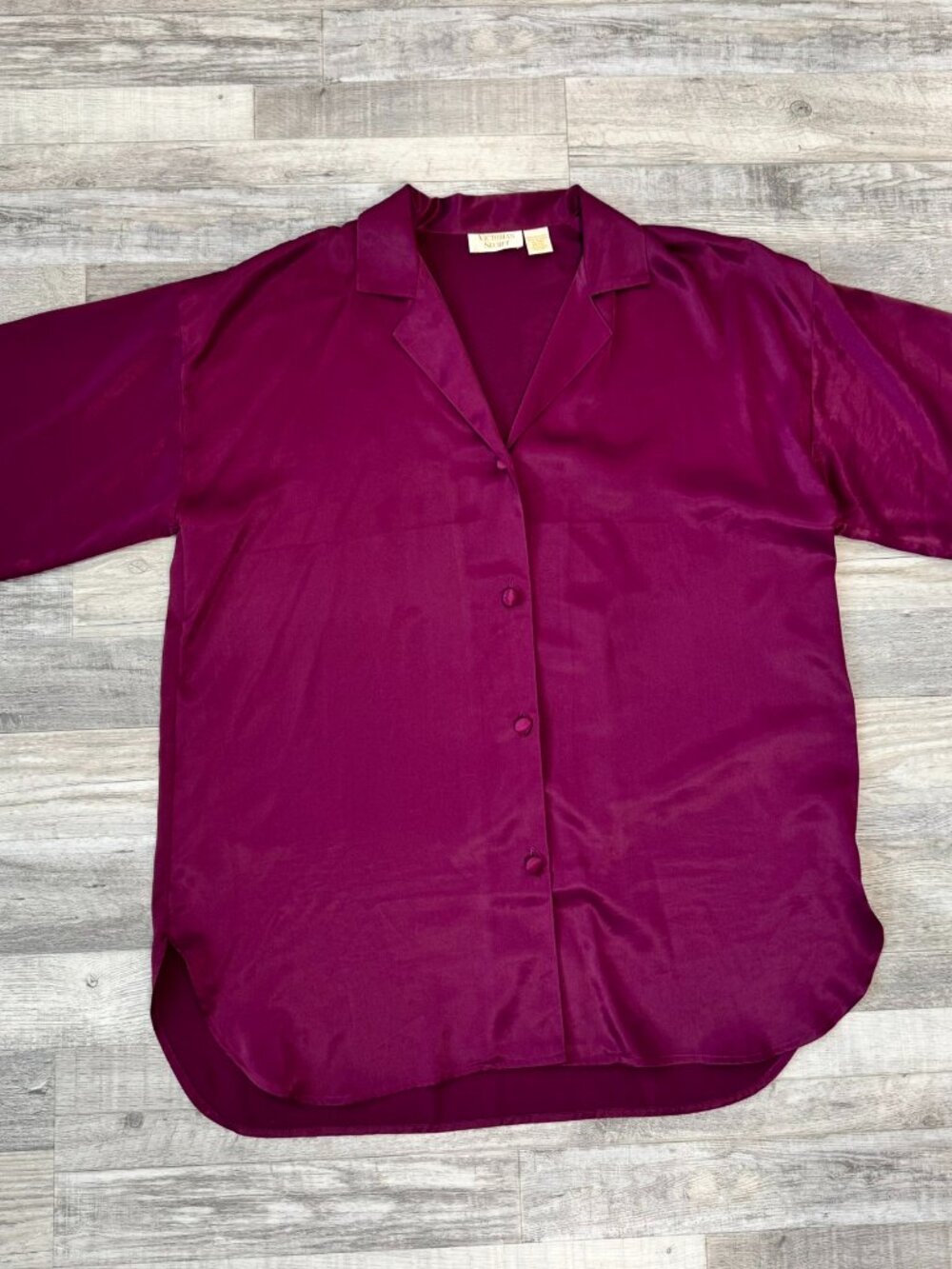 Gold Label Victorias Secret purple satin sleep shirt size medium/large I19